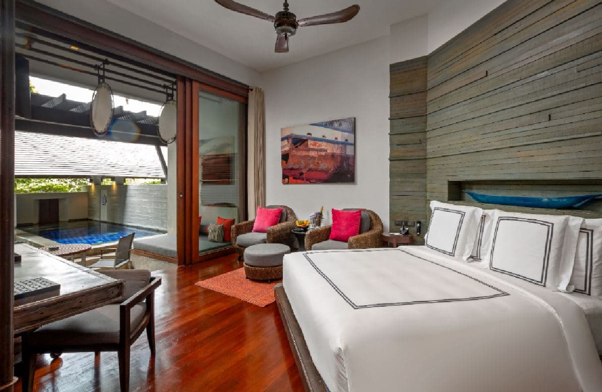 rooms-private-pool-suite