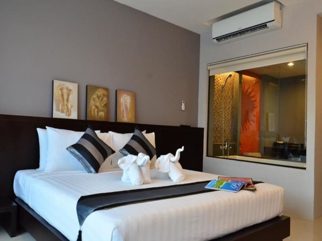 rooms-deluxe-room