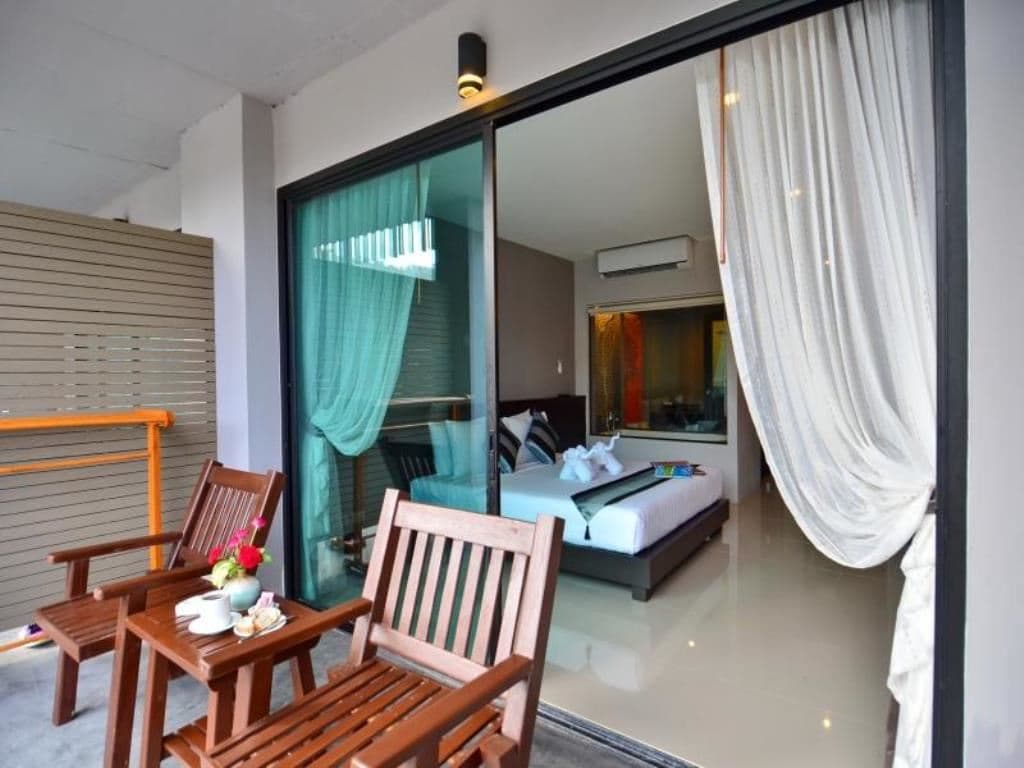 rooms-deluxe-room