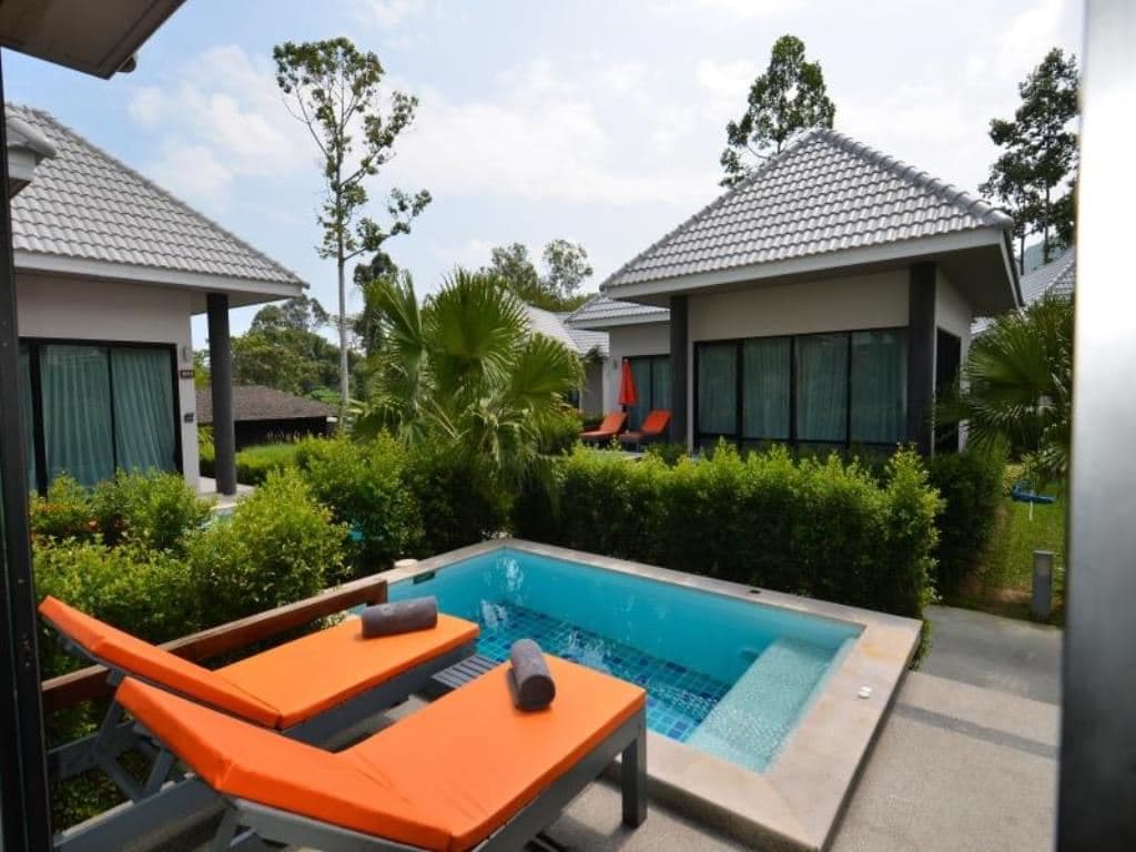 rooms-deluxe-suite-pool-villa