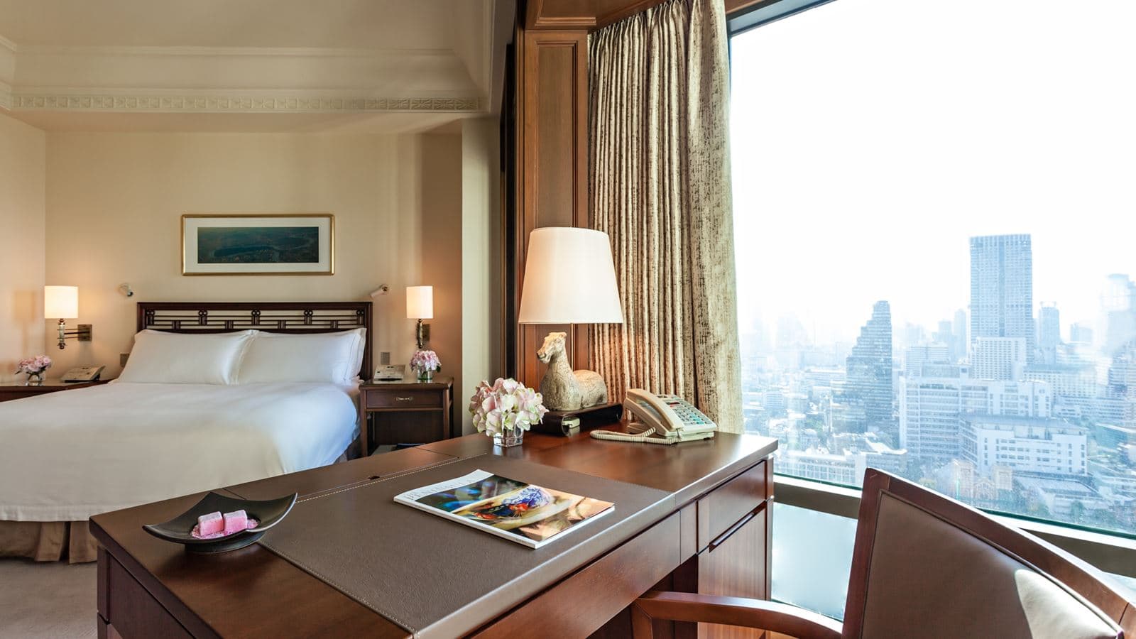 rooms-deluxe-room