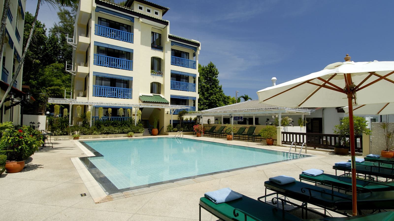 pools-outdoor-pool