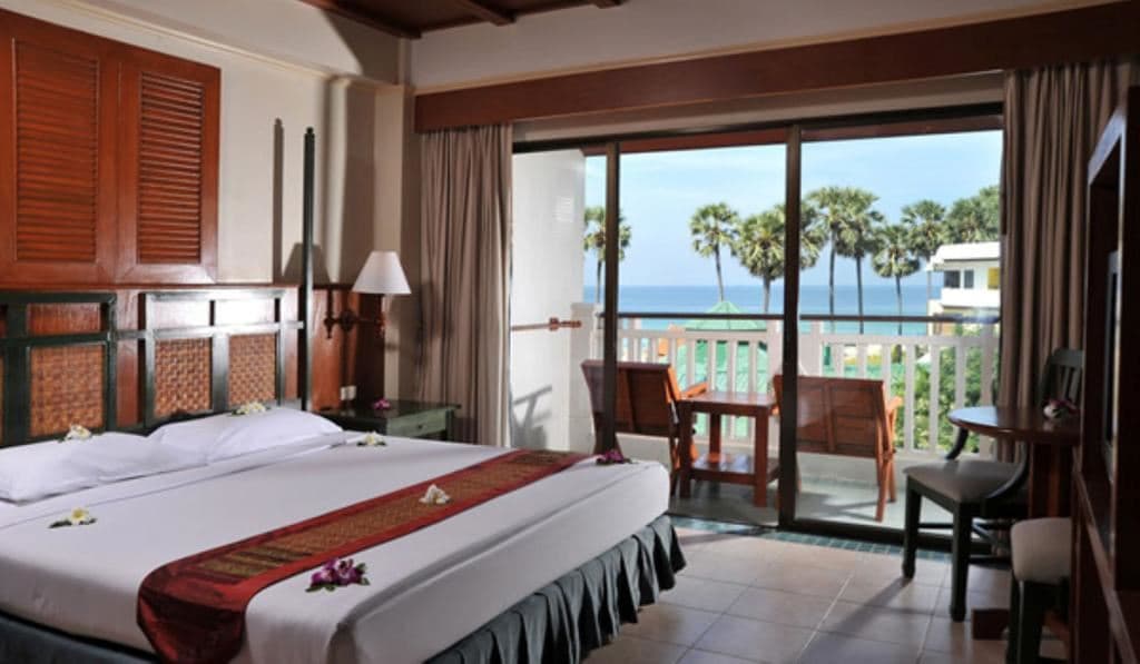 rooms-deluxe-room