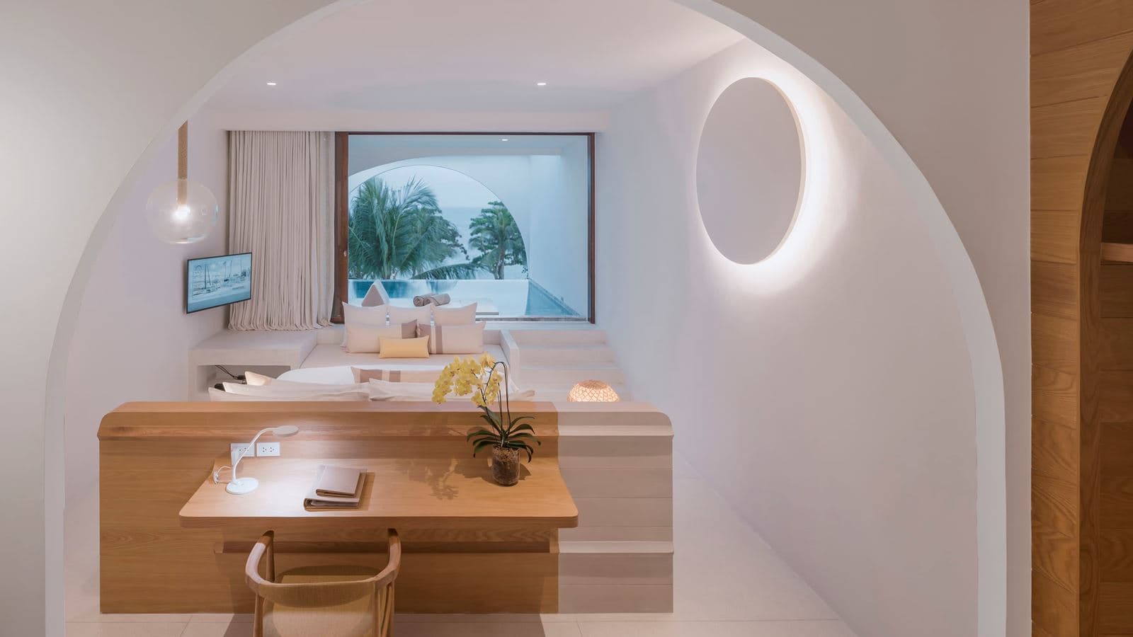 rooms-oceanfront-balcony-pool-suite