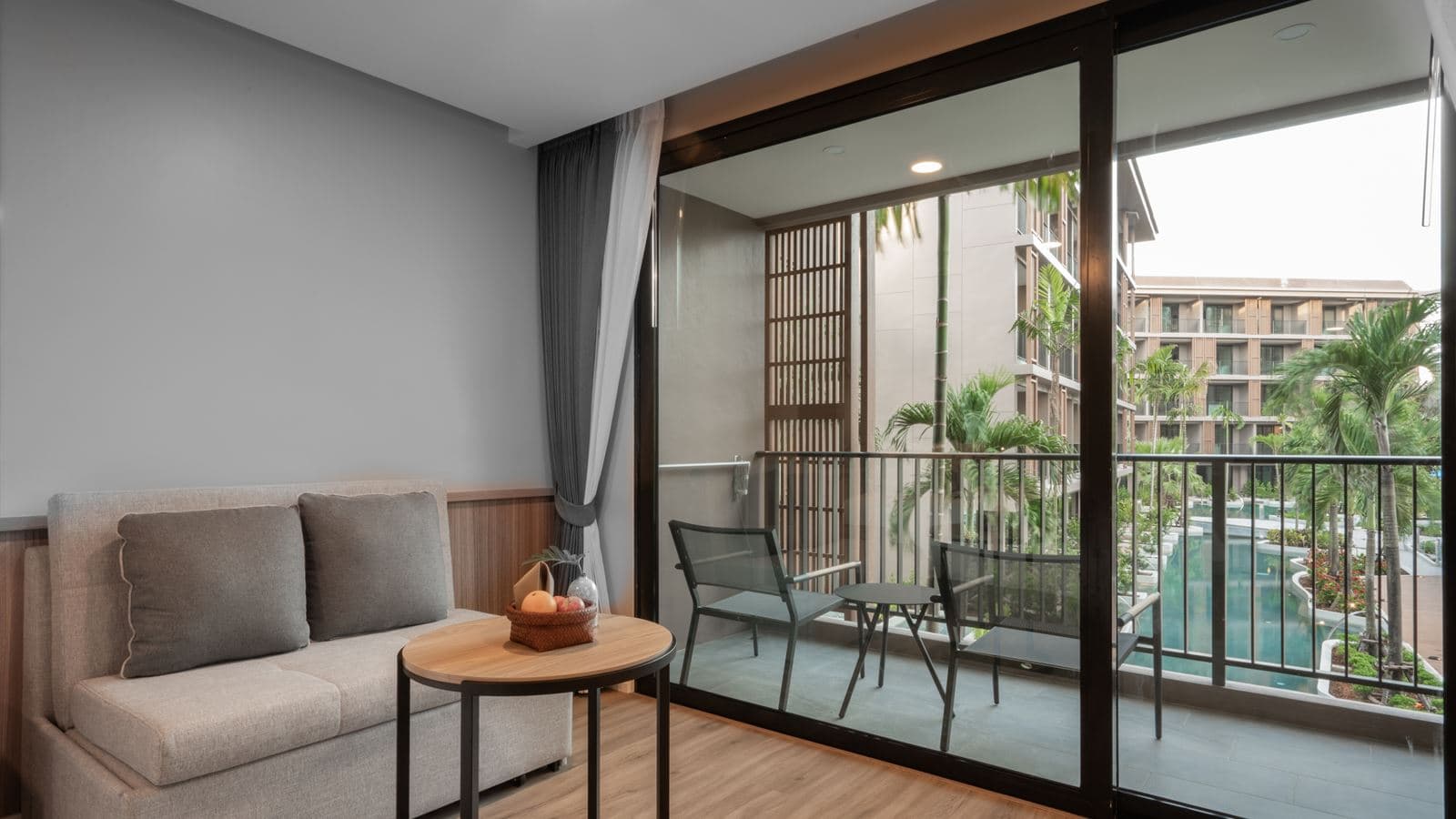 rooms-flora-room