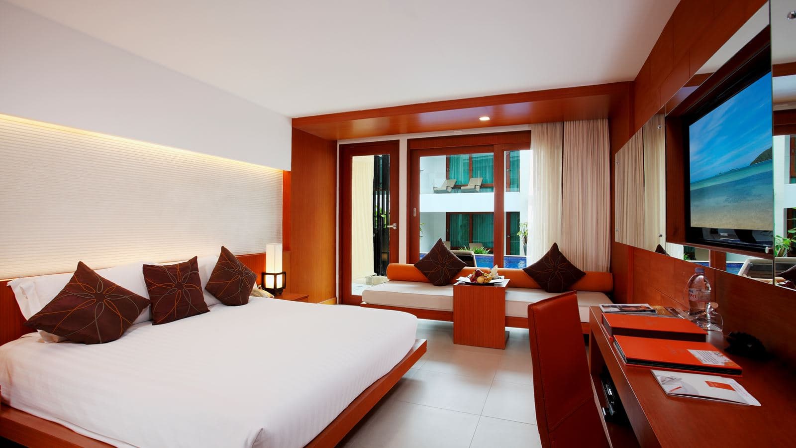 rooms-deluxe-pool-access