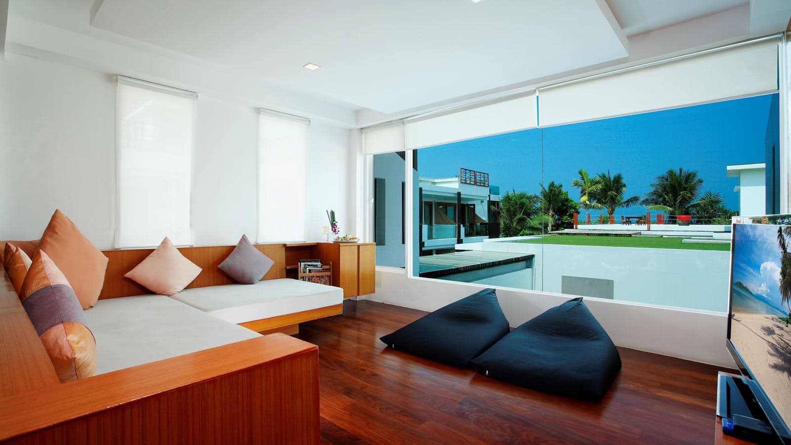 rooms-pool-villa-with-loft