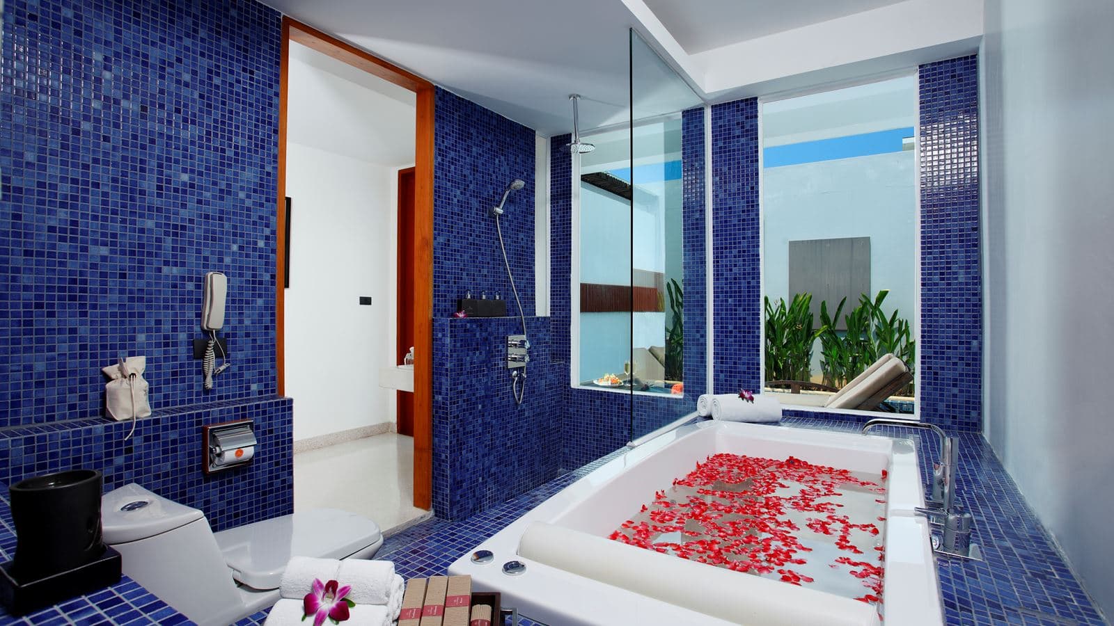 rooms-pool-villa-with-loft