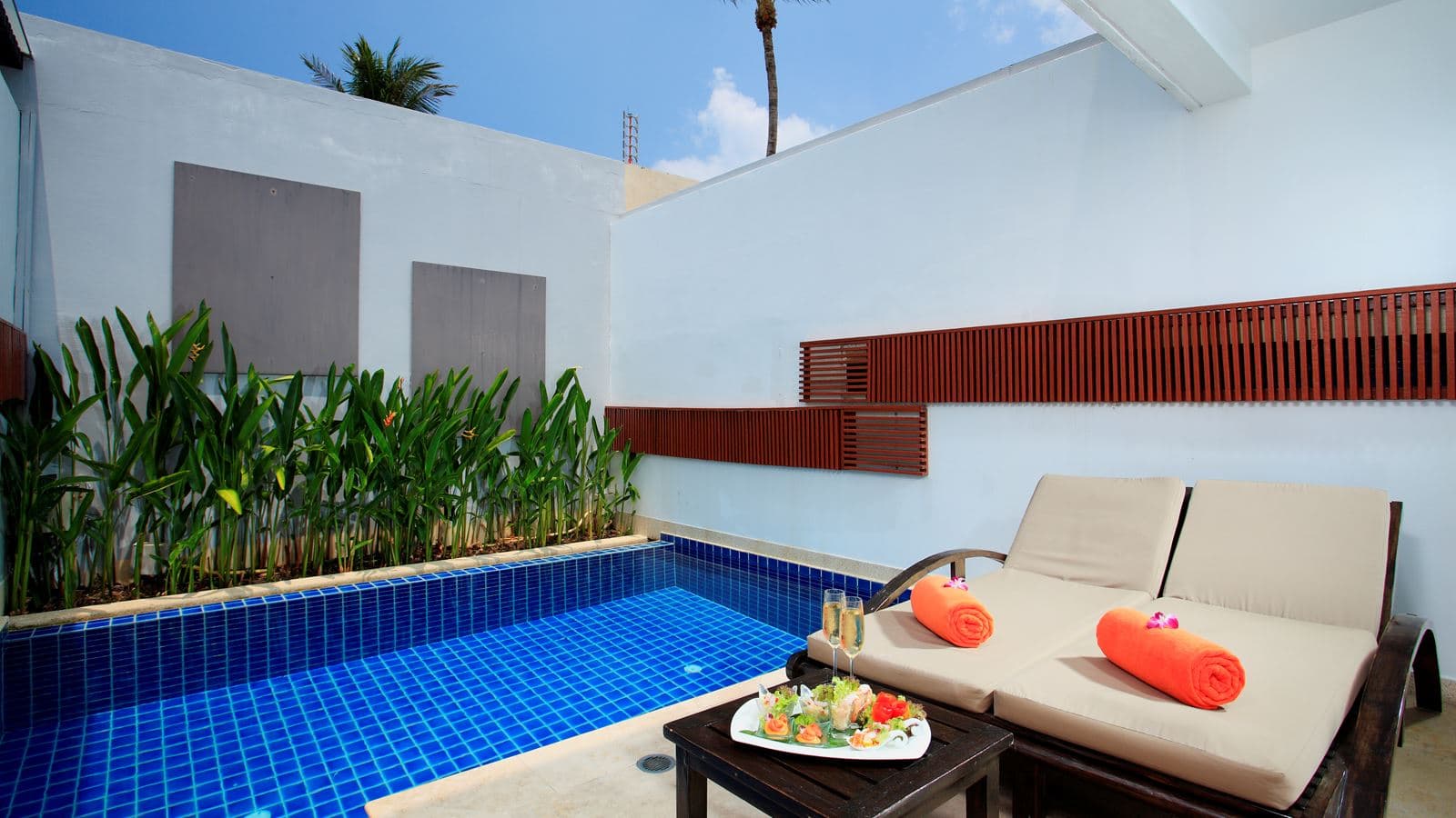 rooms-pool-villa-with-loft