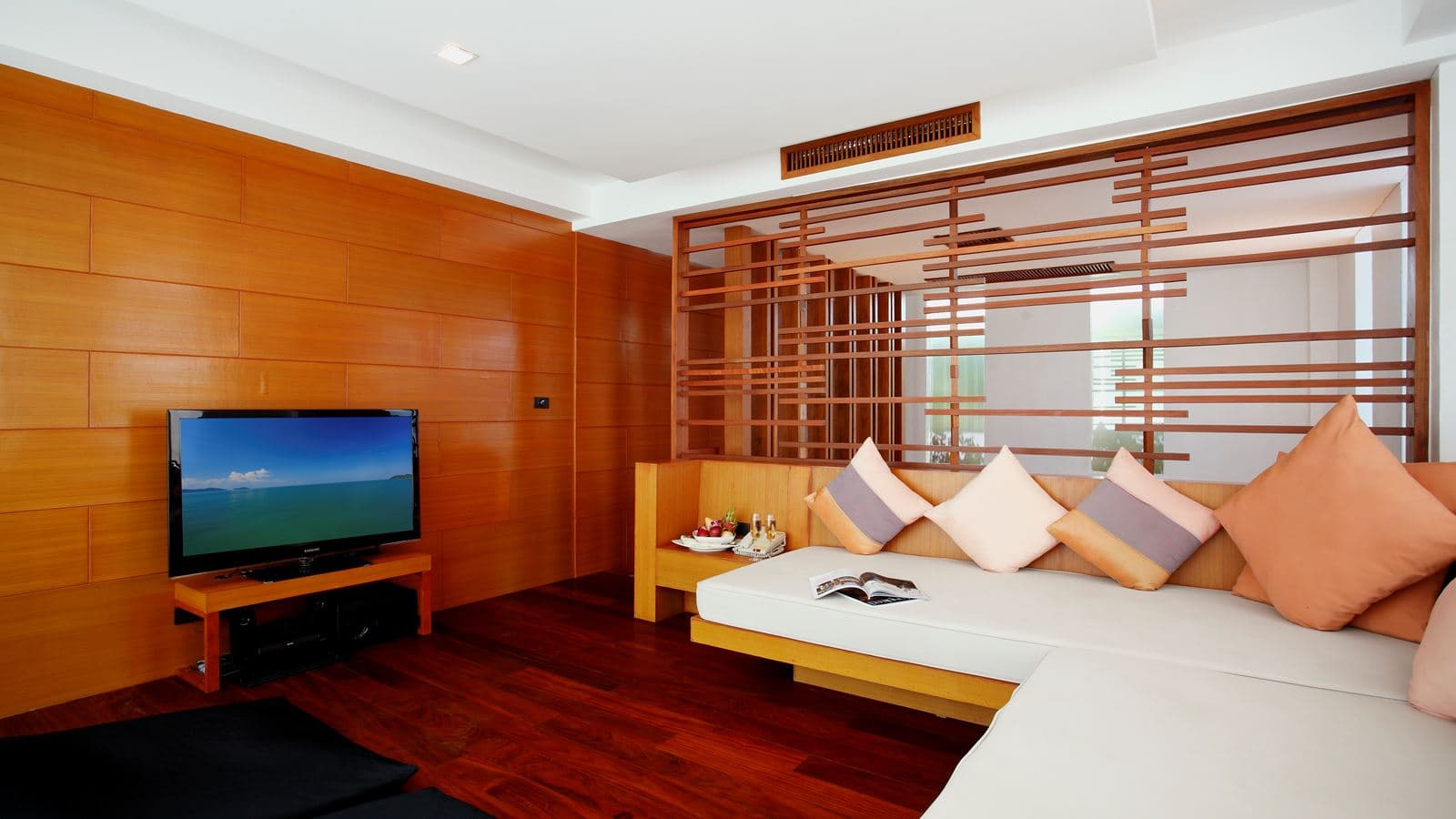 rooms-pool-villa-with-loft