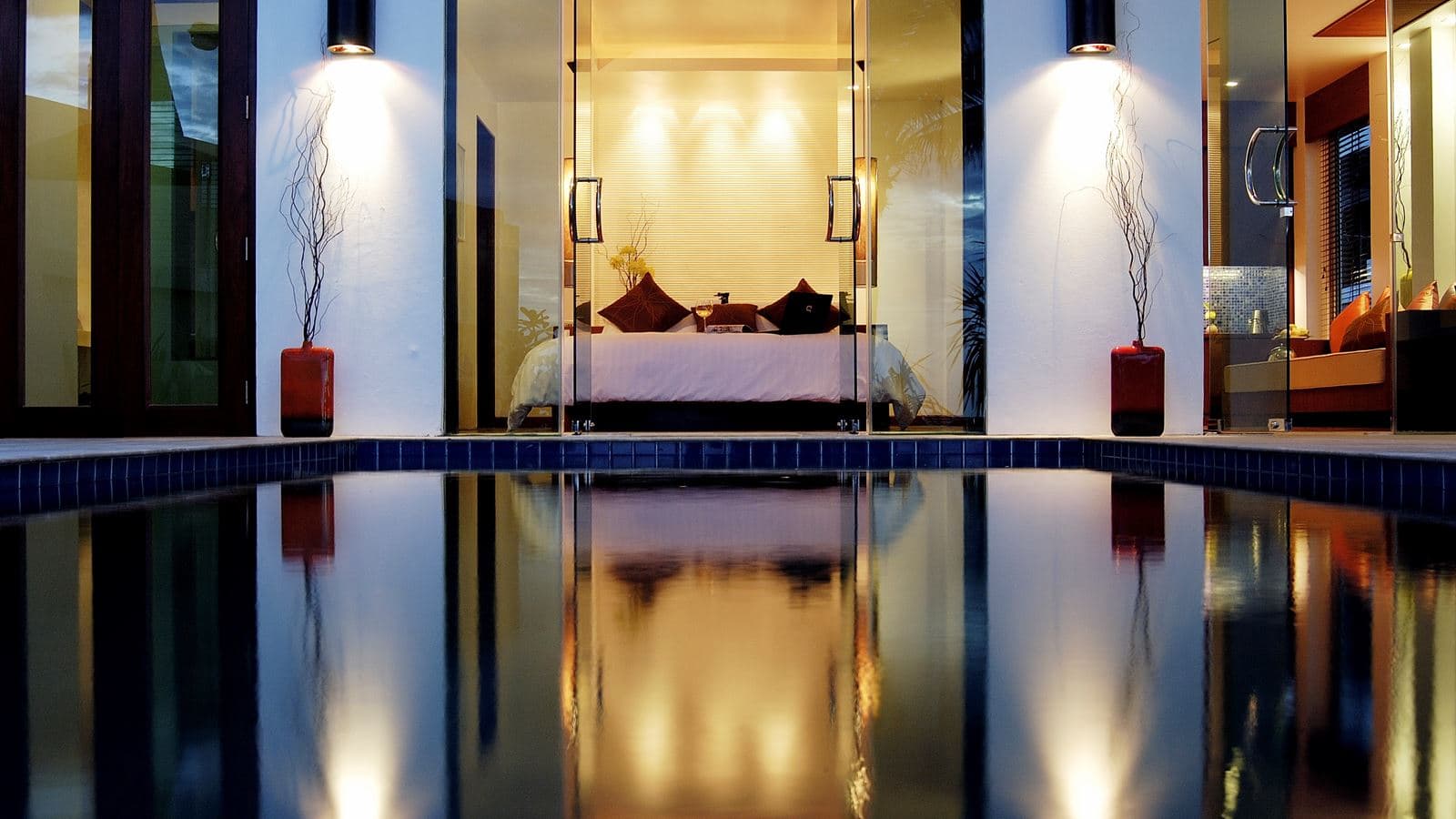 rooms-beachfront-grand-pool-villa