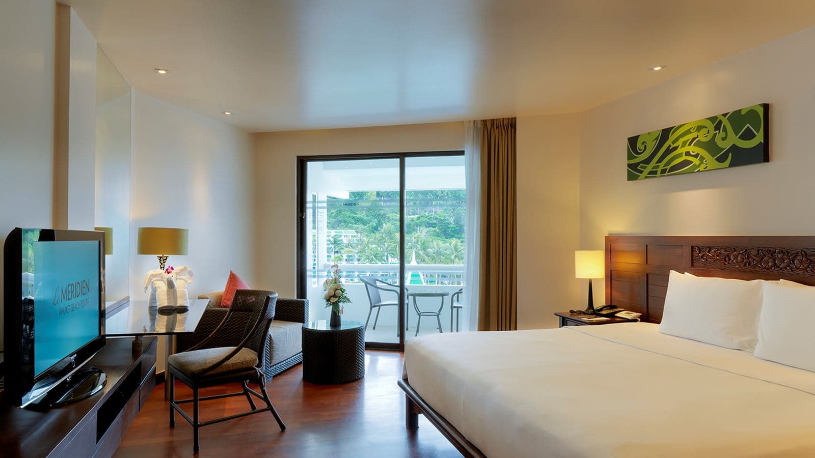 rooms-deluxe-pool-view-room