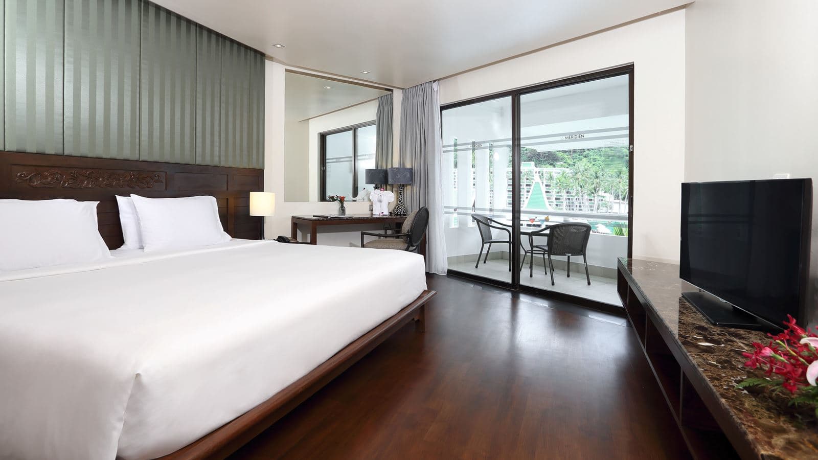 rooms-oceanfront-1bedroom-deluxe-suite