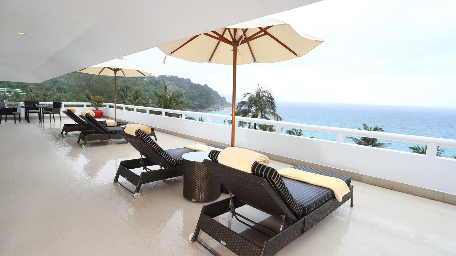 rooms-oceanfront-2bedroom-grande-suite