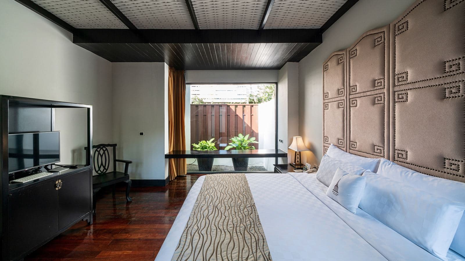 rooms-pool-villa