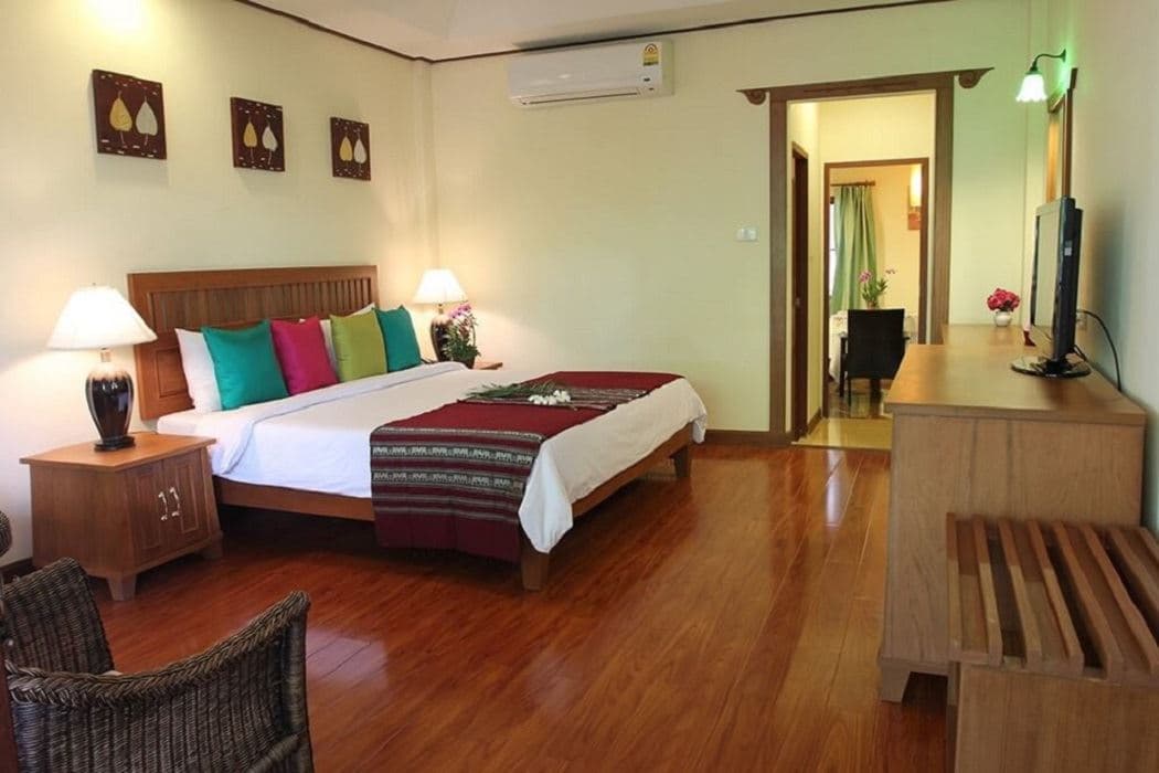 rooms-deluxe-room-with-kitchen-room-or-balcony
