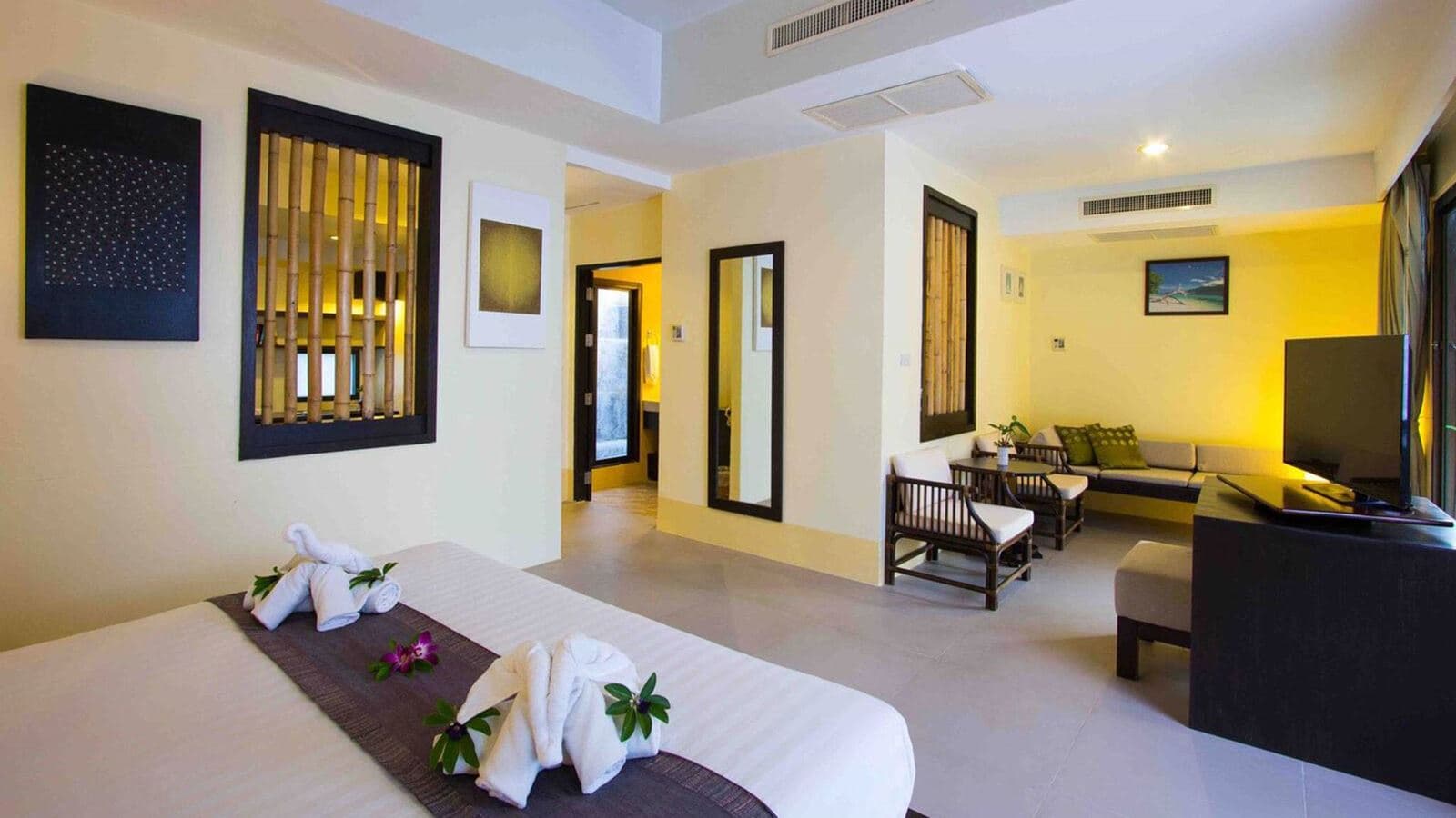rooms-suit-room