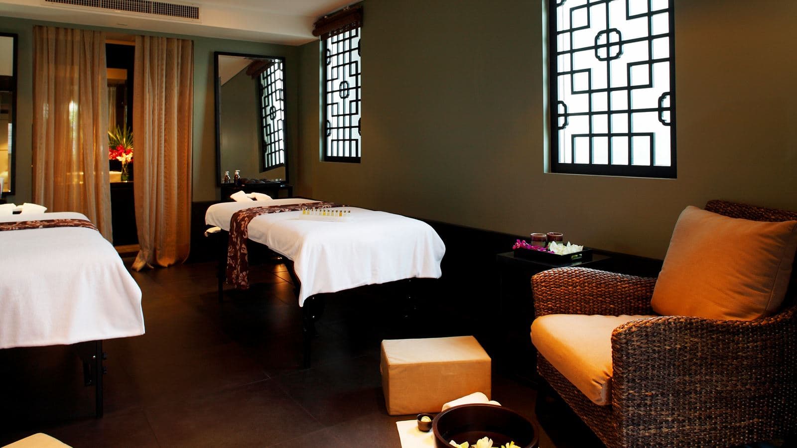 rooms-spa-pool-penthouse