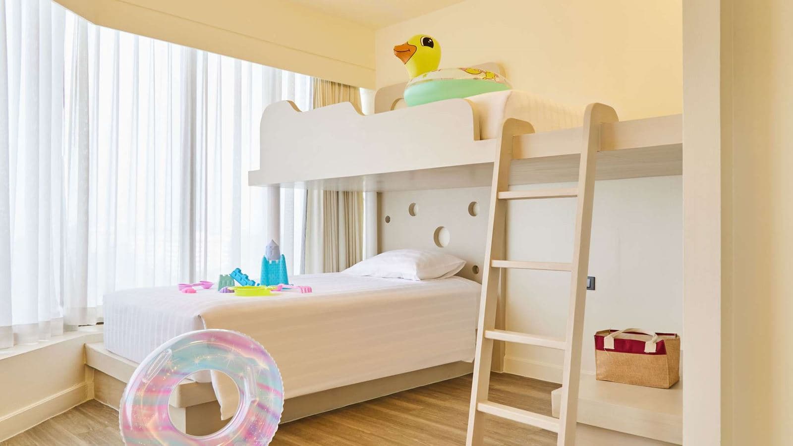 rooms-family-room
