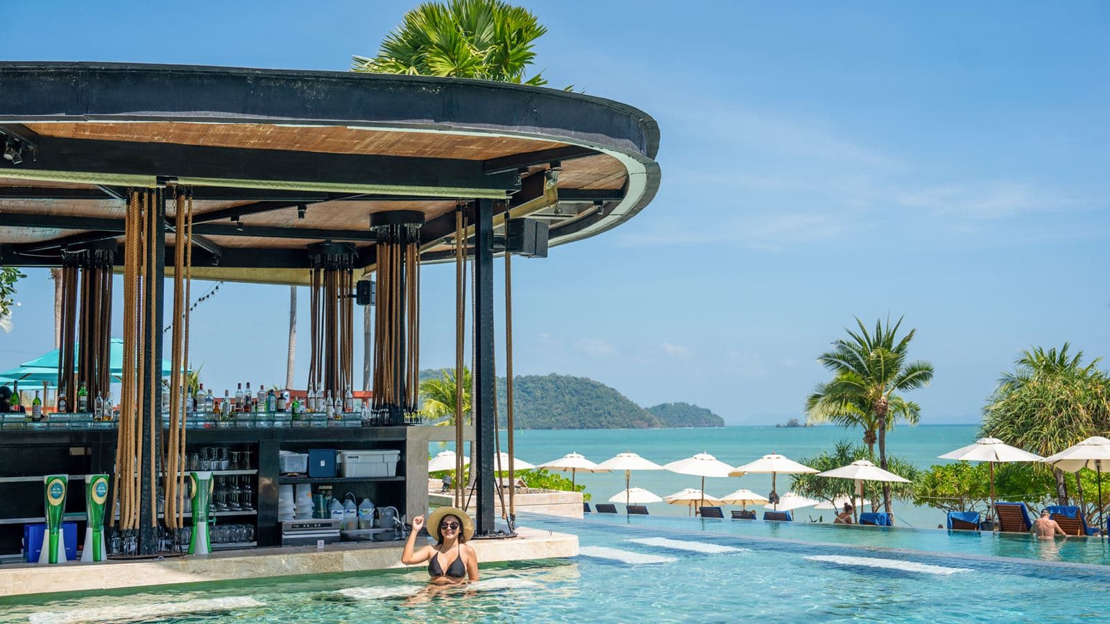 bars-edge-beach-club