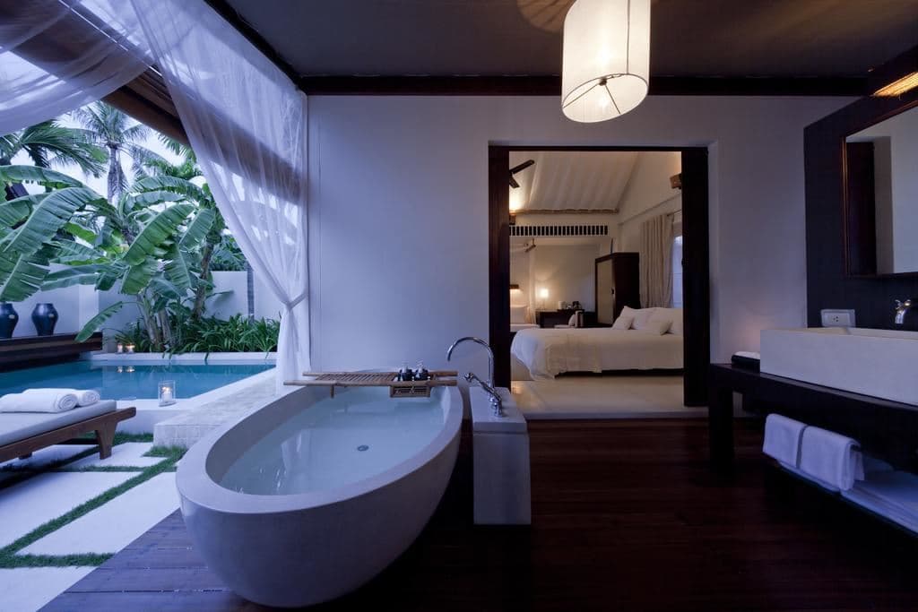 rooms-sala-pool-villa