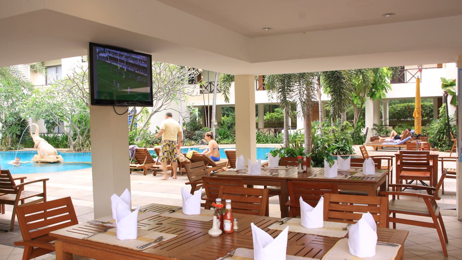 bars-pool-side-bar