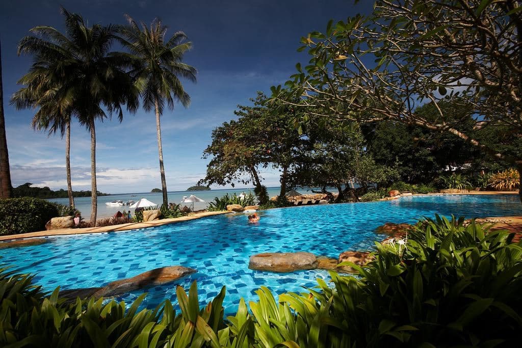 pools-outdoor-pool