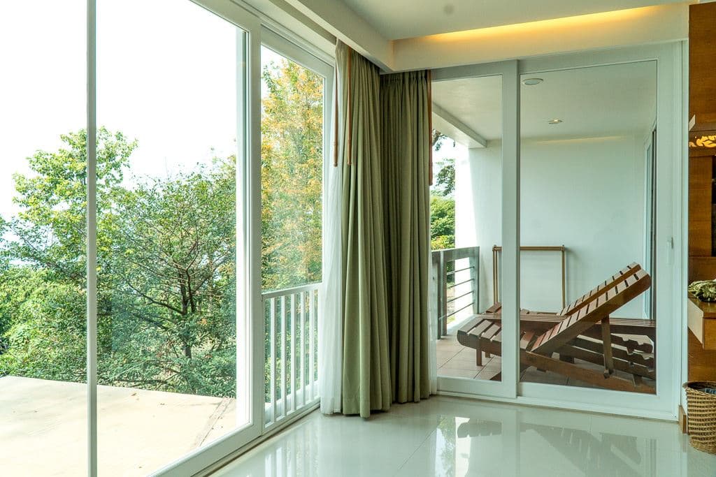 rooms-deluxe-family-room