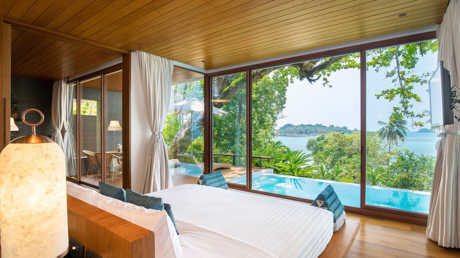 rooms-suite-pool-villa