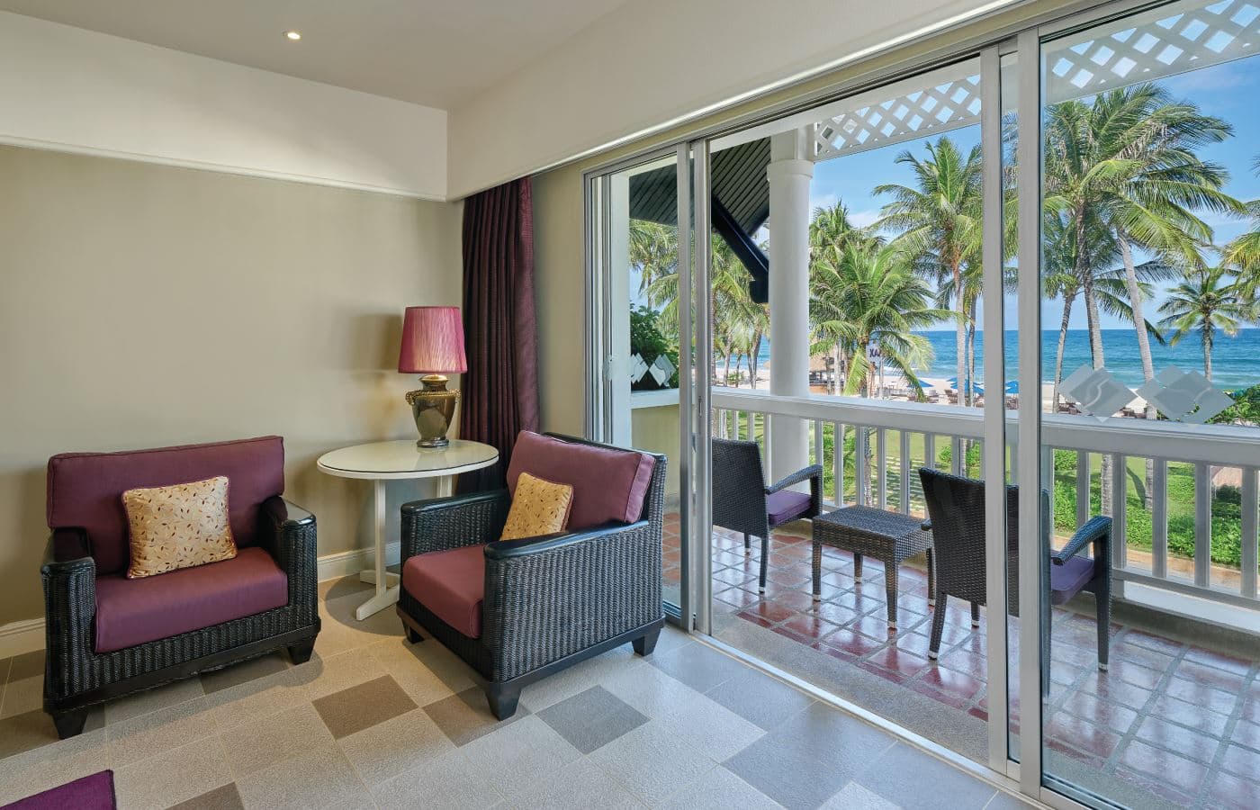 rooms-laguna-ocean-view-king-room