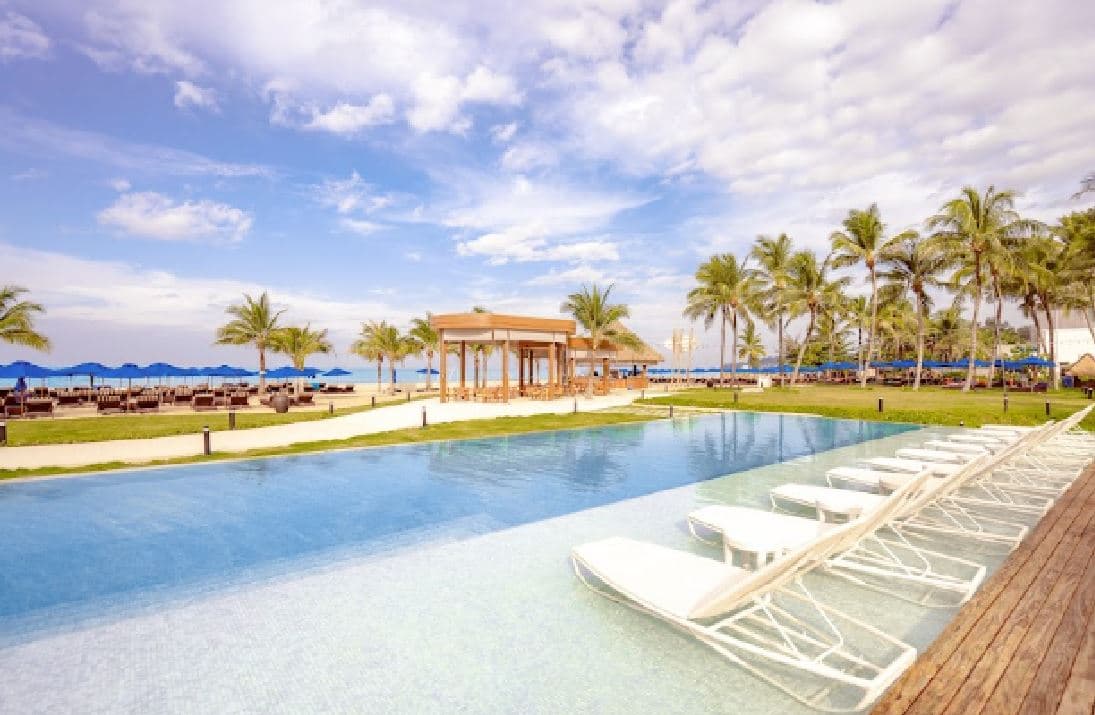 restaurants-xana-beach-club
