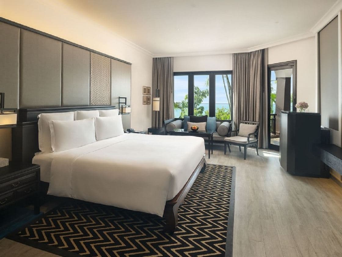 rooms-junior-suite-club-access-ocean-view-room