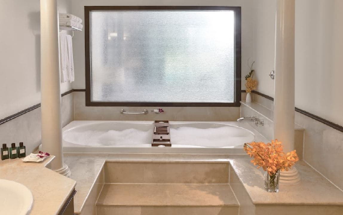 rooms-pool-suite