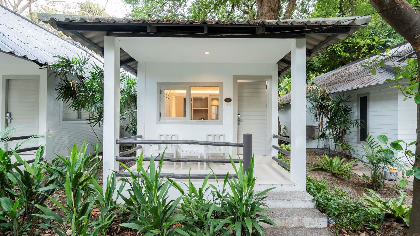 rooms-superior-bungalow-room