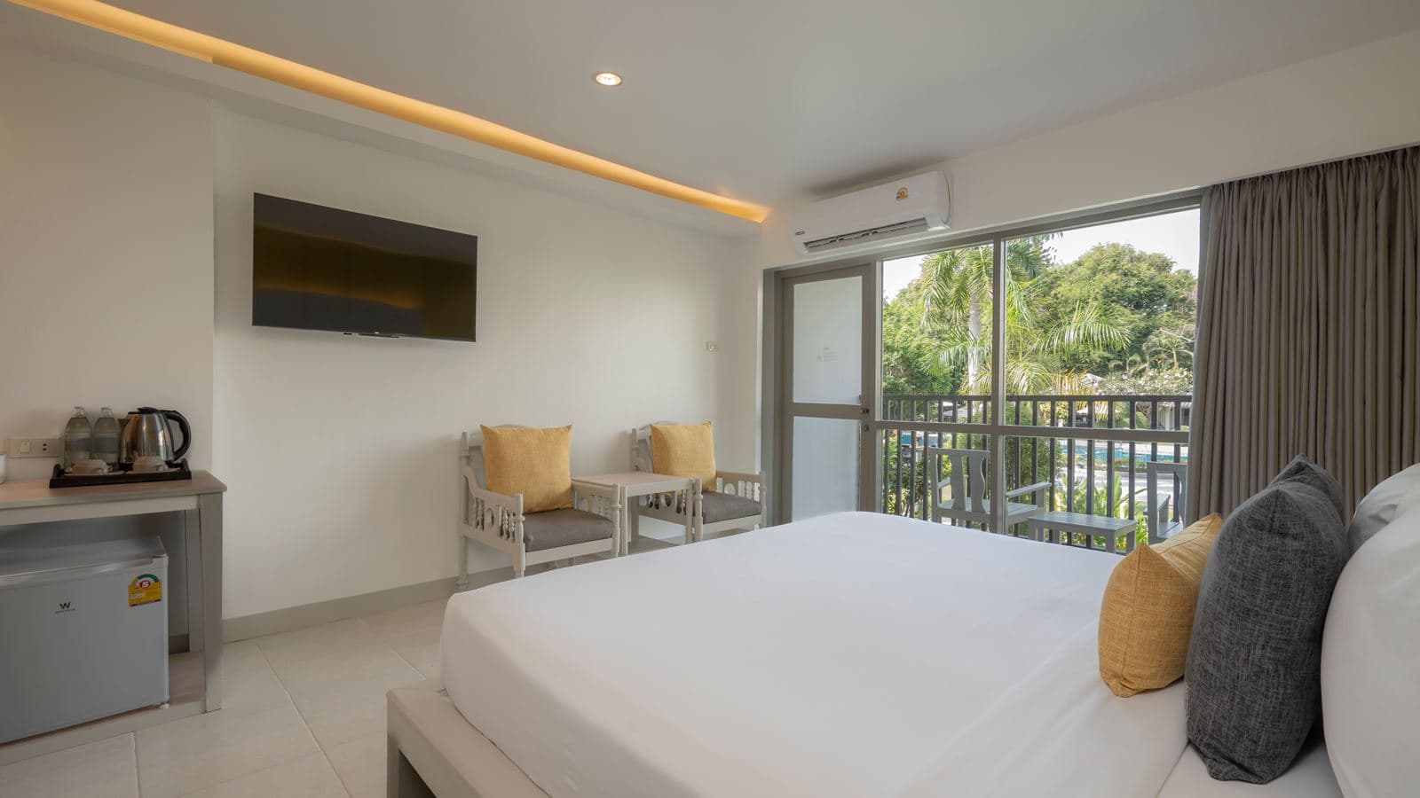 rooms-superior-room