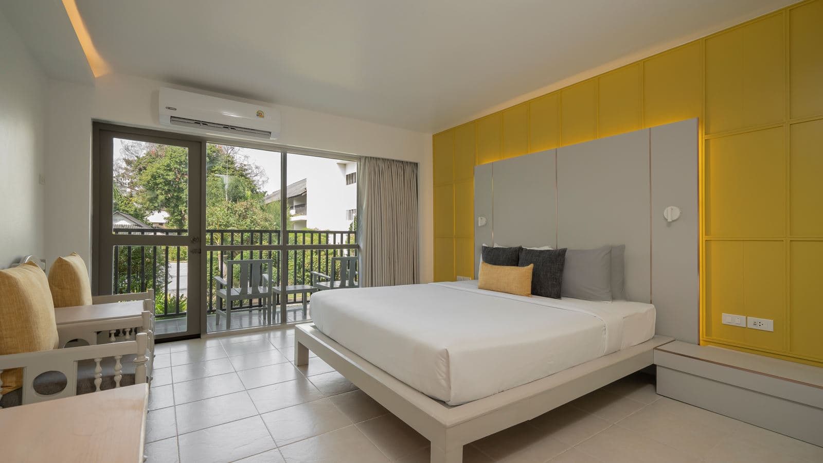 rooms-superior-room