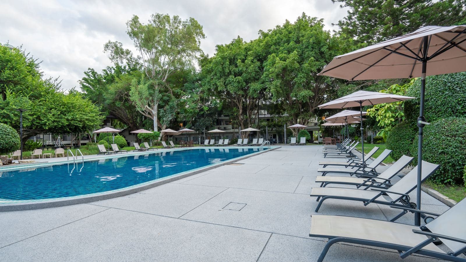 pools-outdoor-pool