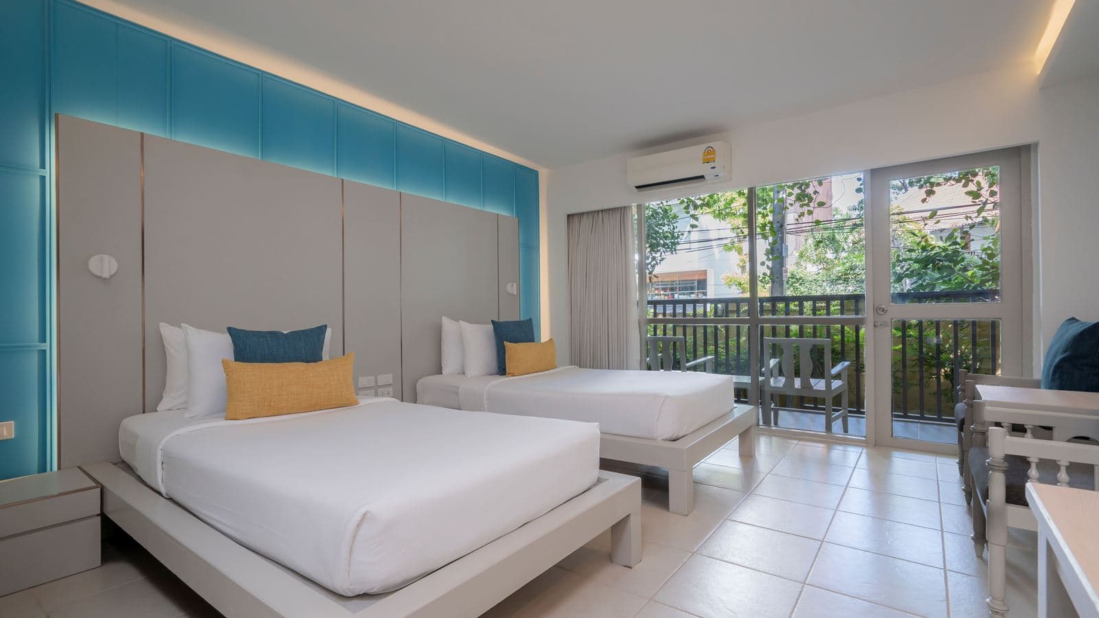 rooms-superior-room