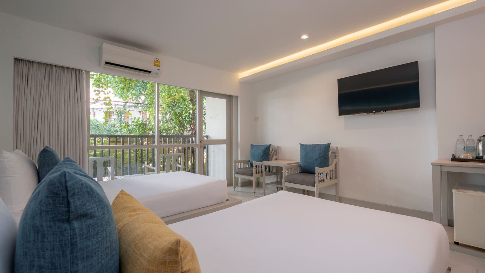 rooms-superior-room