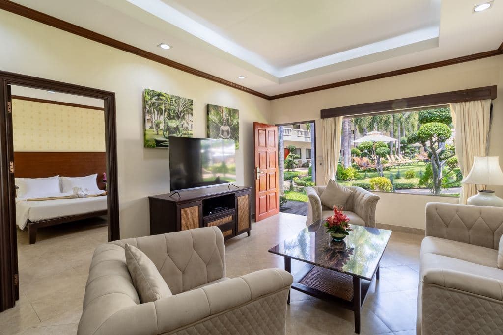 rooms-deluxe-1br-apartment-garden-view