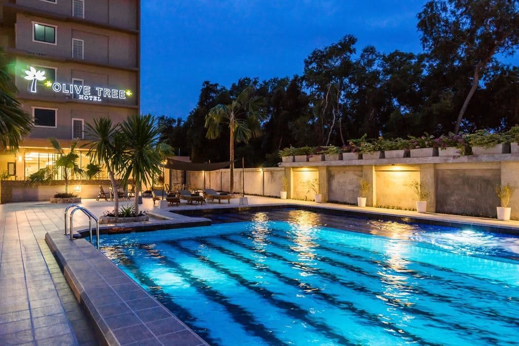pools-outdoor-pool