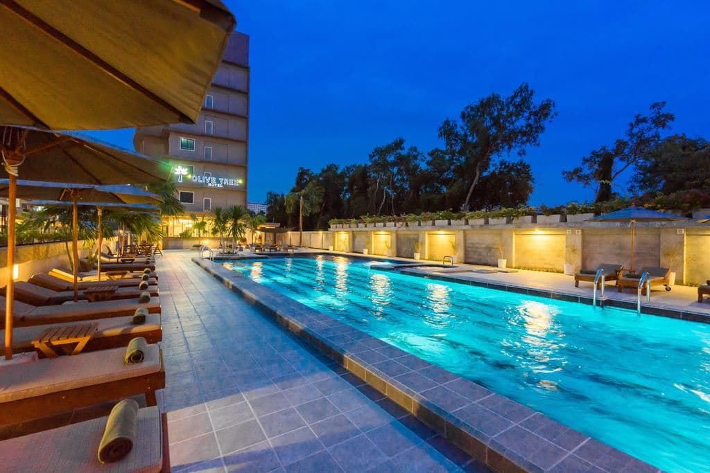 pools-outdoor-pool