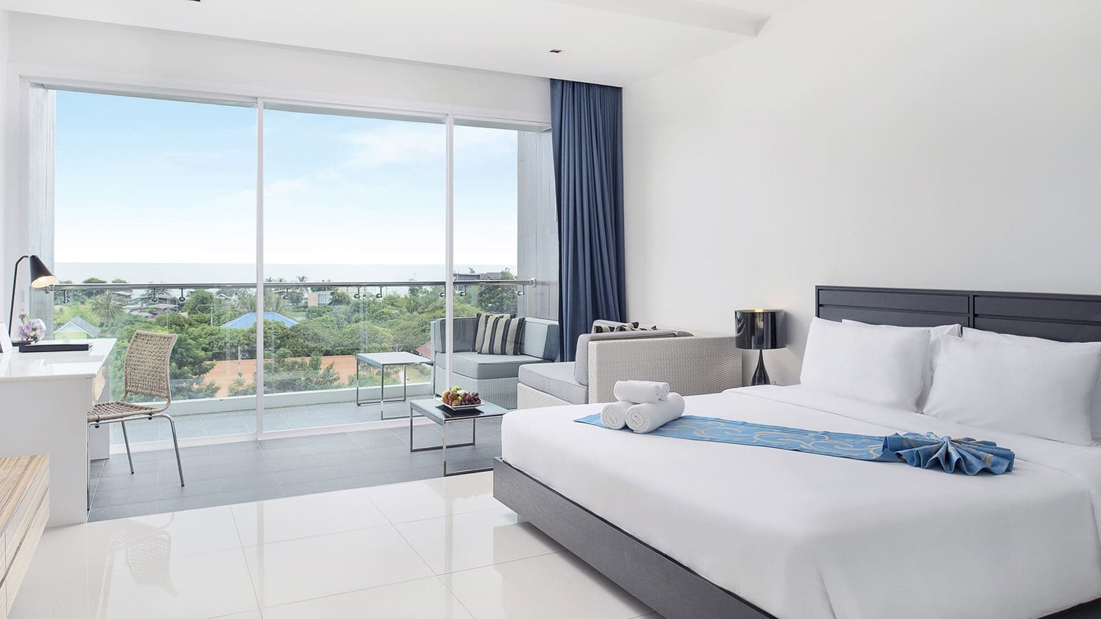 rooms-deluxe-room