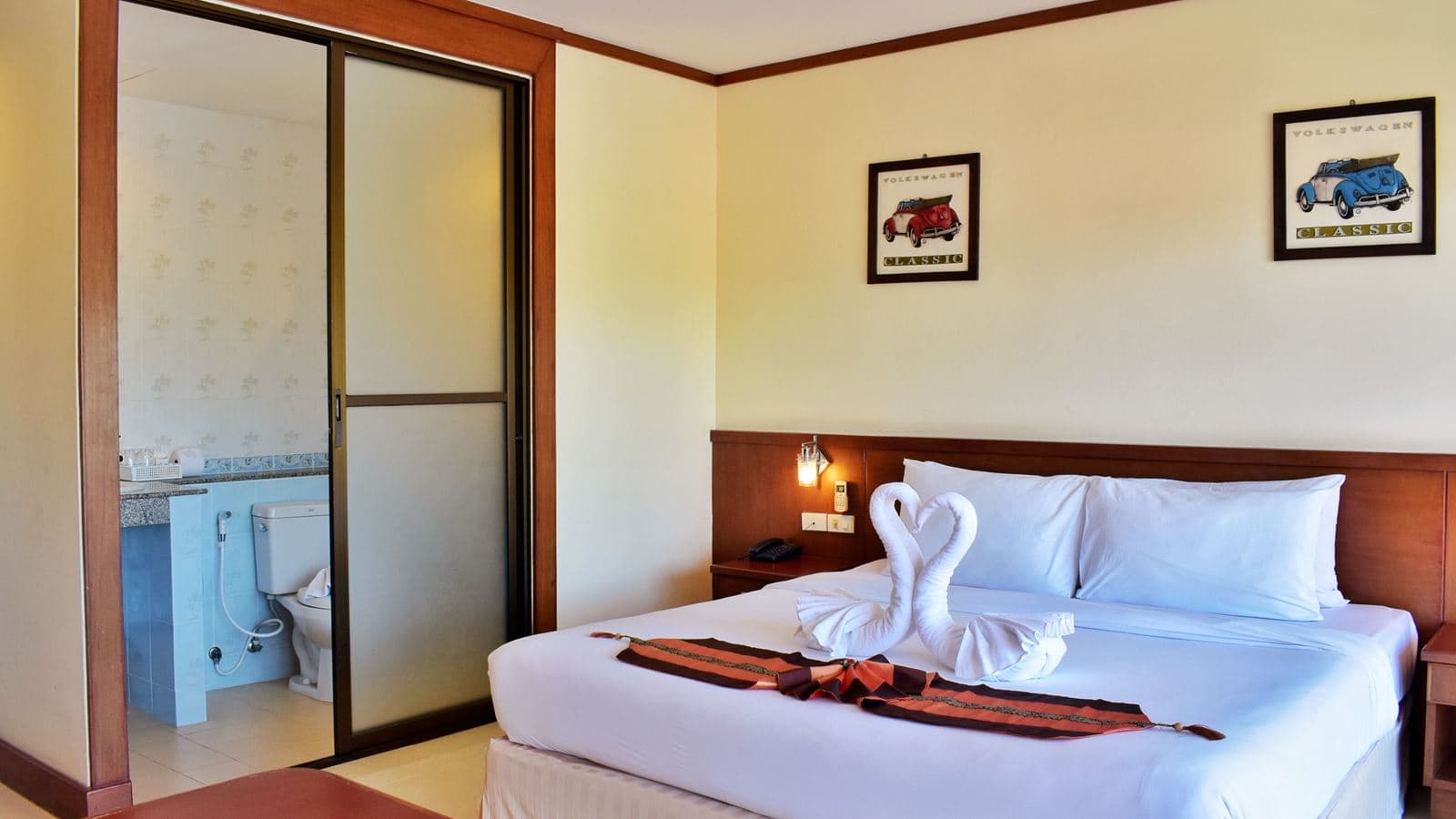rooms-classic-room