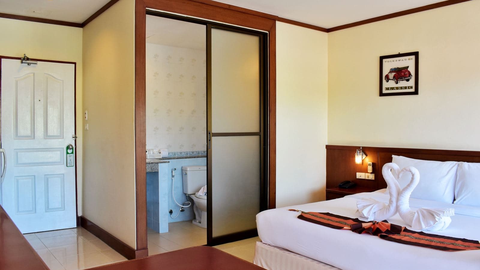 rooms-classic-room