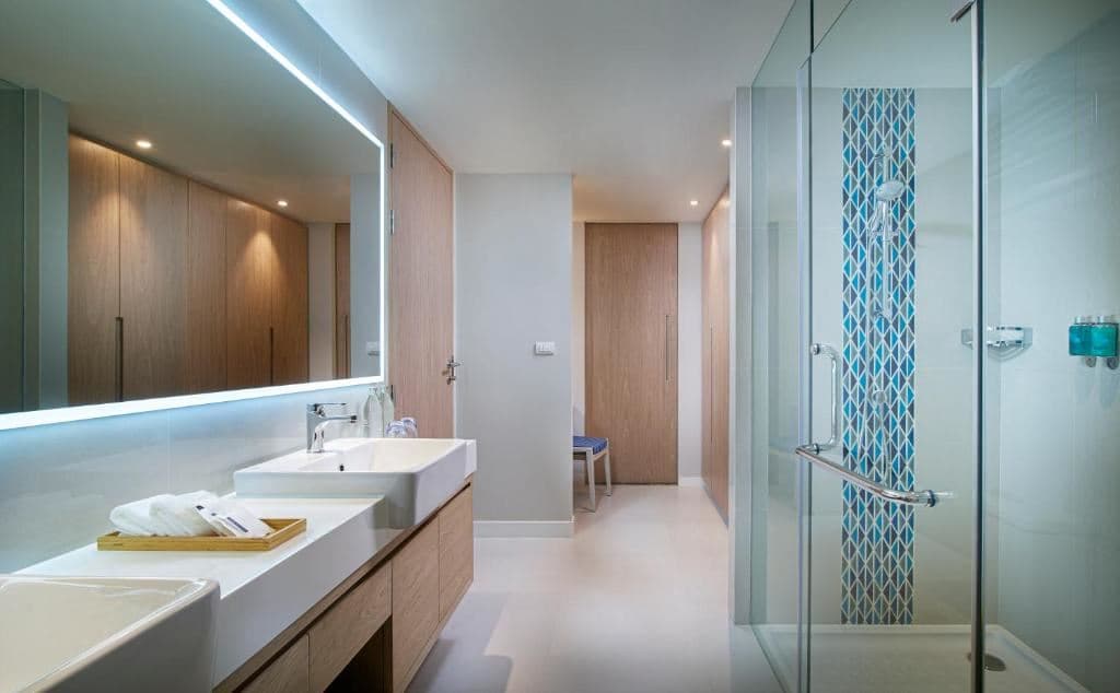 rooms-one-bedroom-suite-balcony