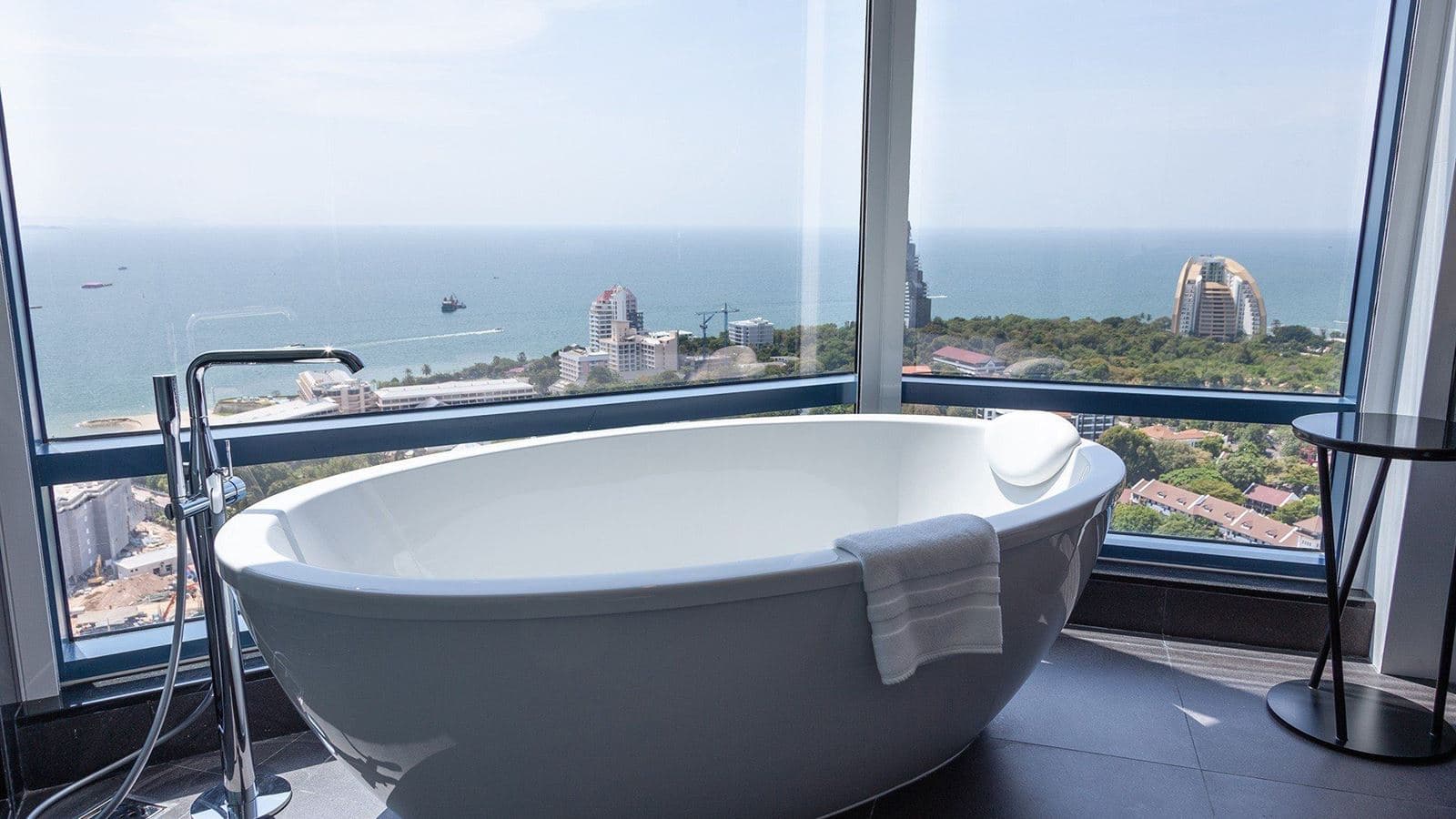 rooms-two-bedroom-panoramic-seaview