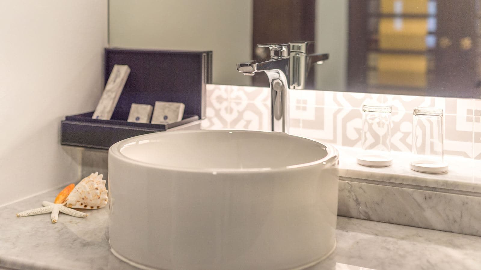 rooms-deluxe-pool-access