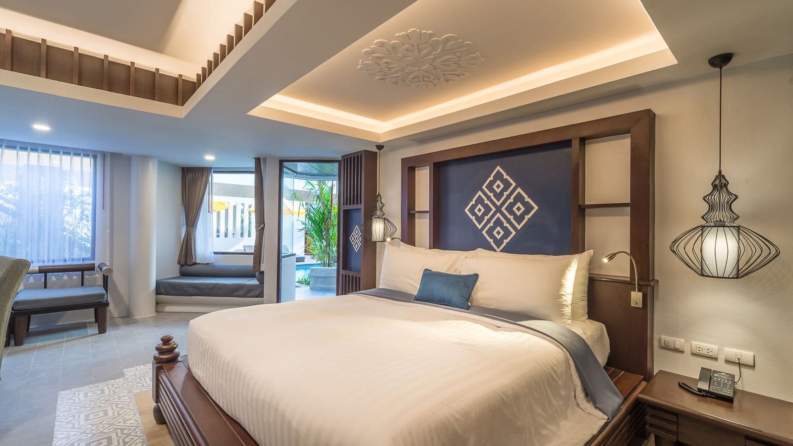 rooms-deluxe-pool-access