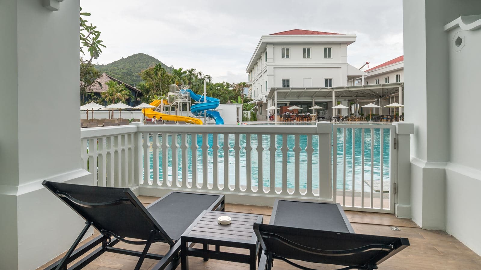 rooms-family-residence-pool-access